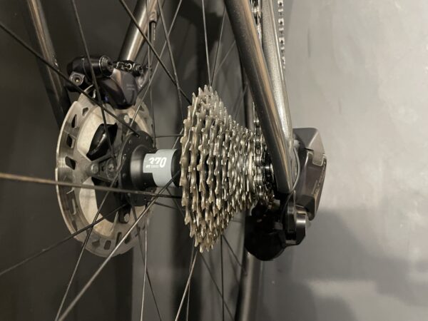 Specialized Tarmac SL8 Expert Di2 Carbon Disc Road Bike 2024 - 54cm - Image 10